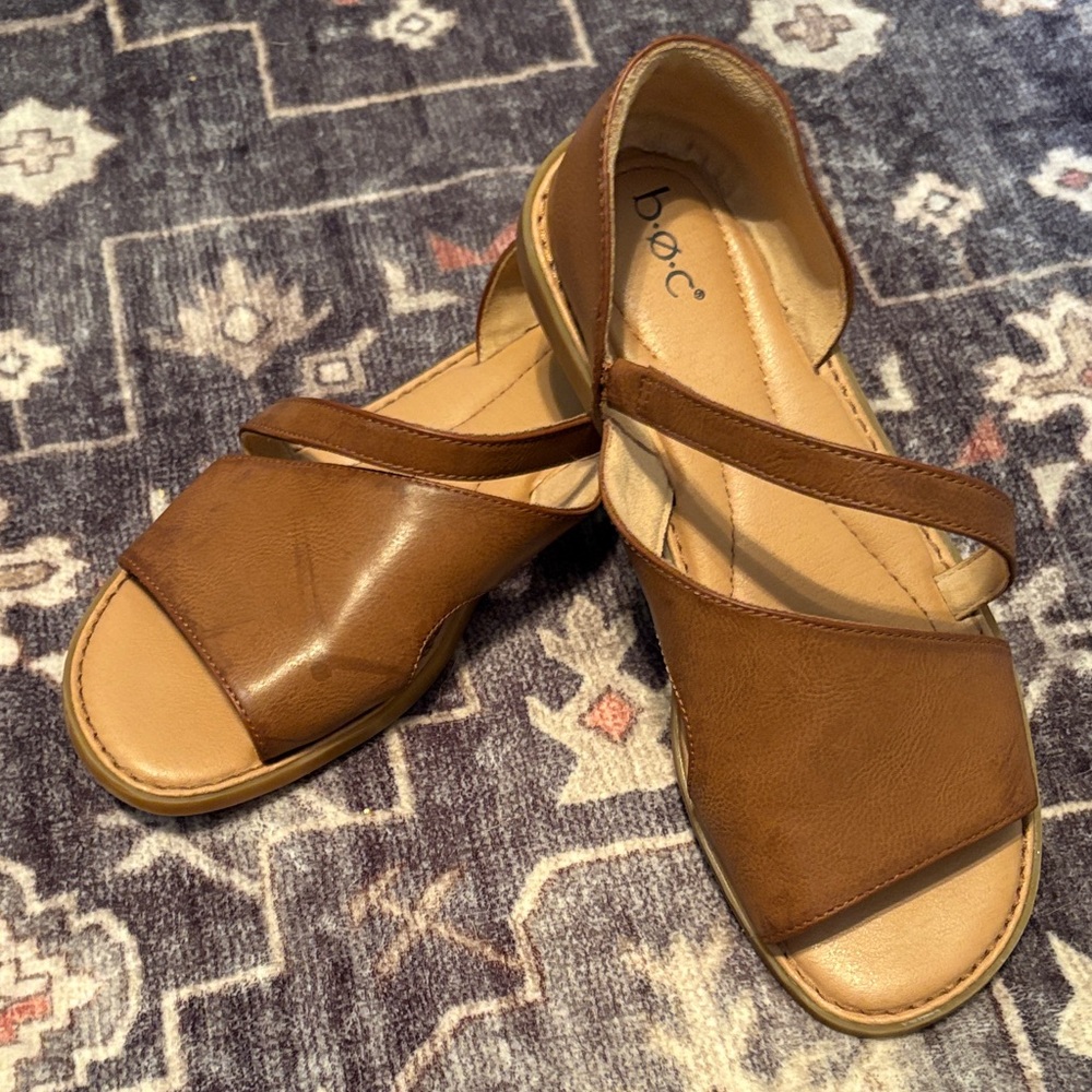 b.o.c. Women's Tan Leather Sandals